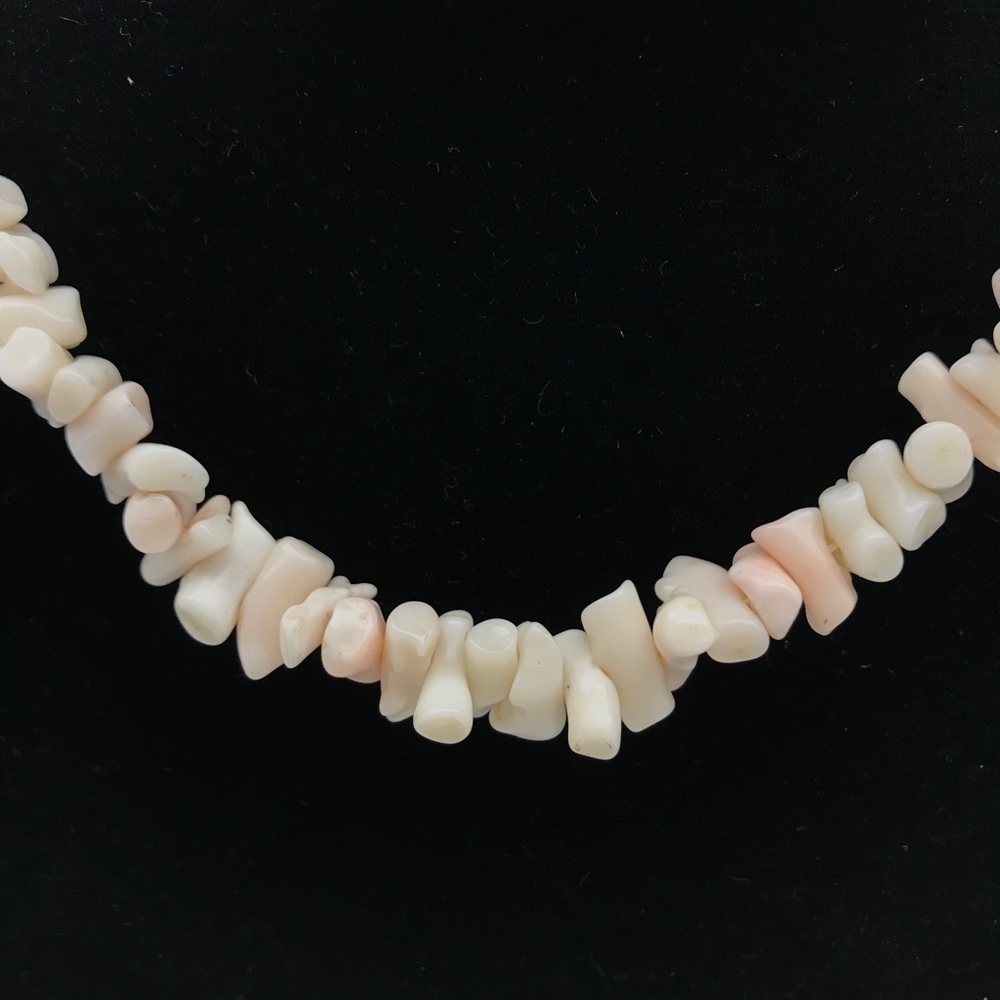 1970's Angel Skin Coral Necklace - Picture 3 of 7
